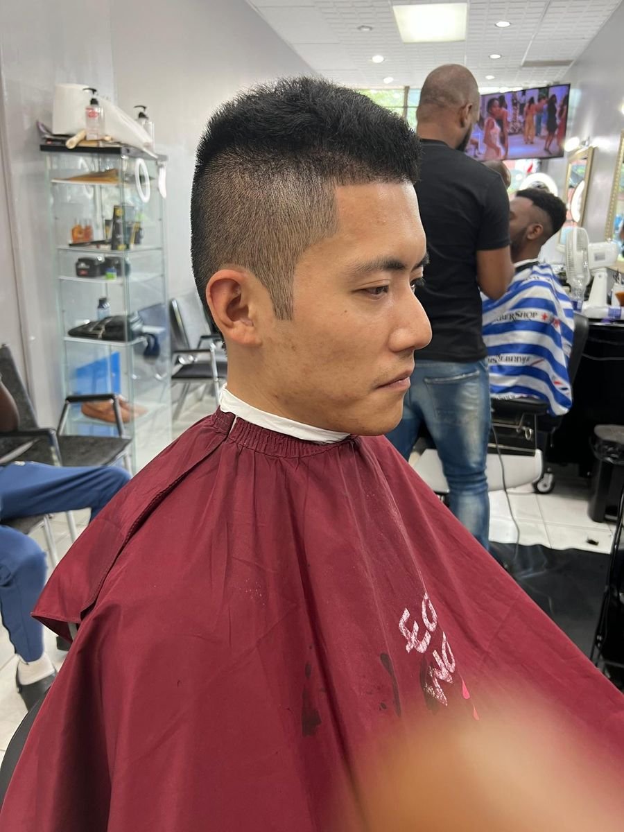 High fade, textured top at salondecoiffuredezack
