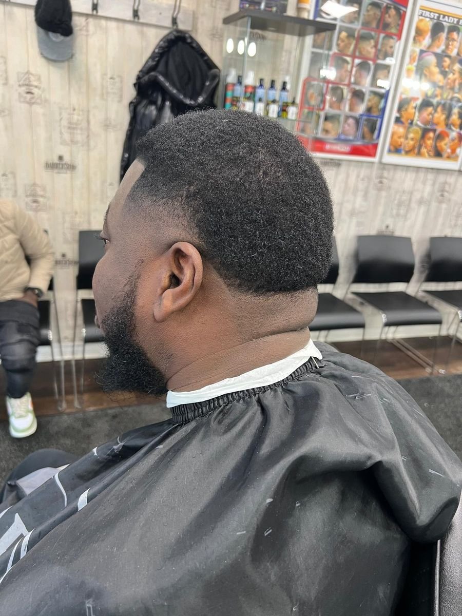 Taper and beard at salondecoiffuredezack